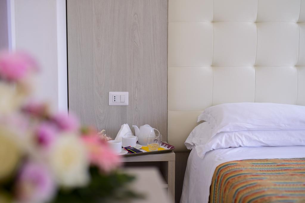 Hotel Suisse มิลาโน แมริตทิมา ห้อง รูปภาพ
